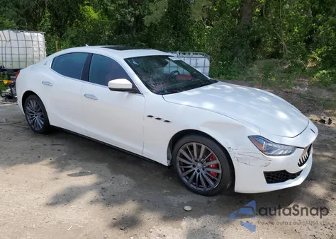 2018 Maserati Ghibli z USA, uszkodzony, nr VIN ZAM57XSA3J1296624